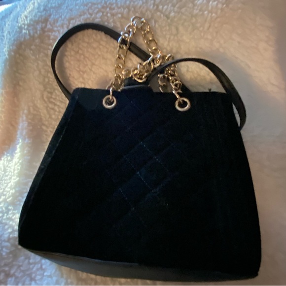 Mossimo Black Quilted Velvet Purse with Metallic Handles NWOT Gorgeous! - Picture 2 of 6